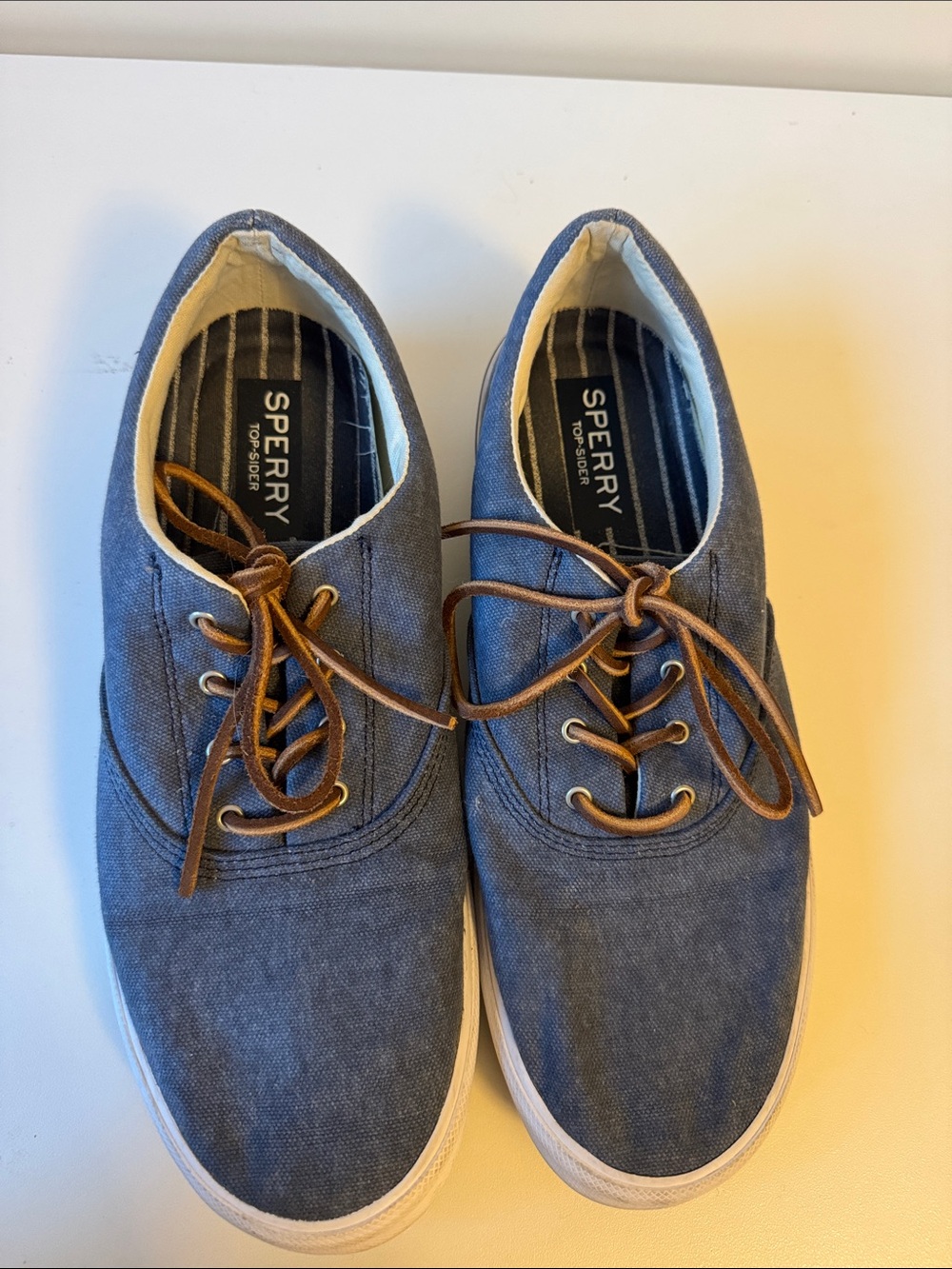 Sperry Men’s 10 Canvas Boat Shoes with Brown Leather Laces